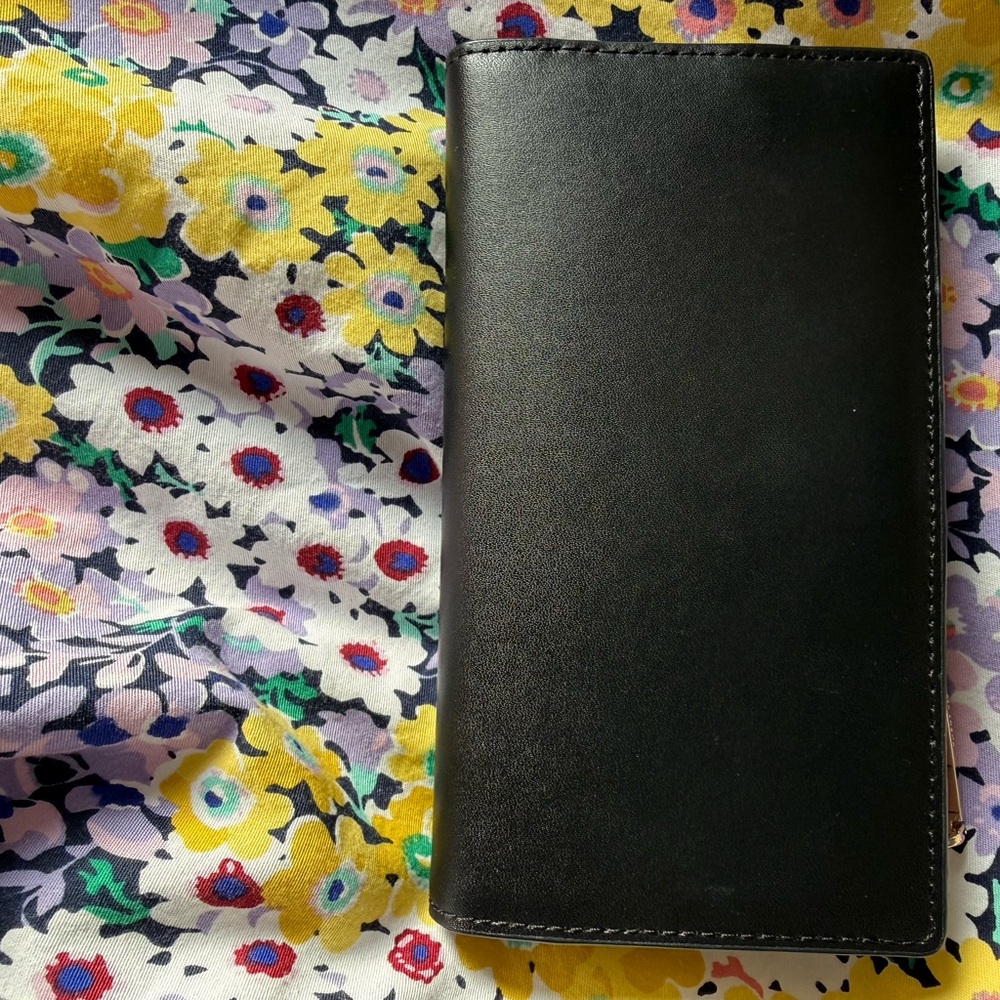 Kate Spade Black Scalloped Edge Wallet - Picture 2 of 6
